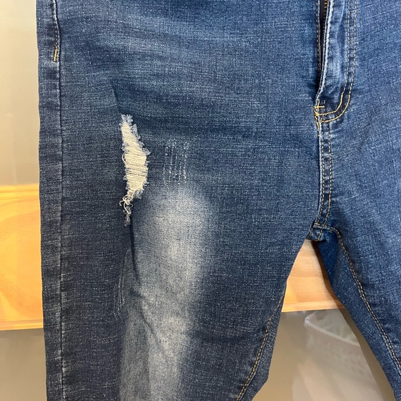 Women’s size Large Shein distressed jeans. Worn one time. - Picture 3 of 3